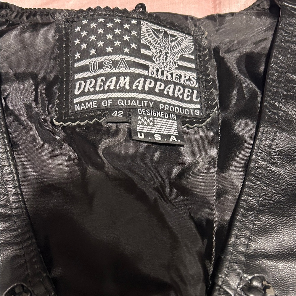 Men's Black Leather Vest - Picture 2 of 11